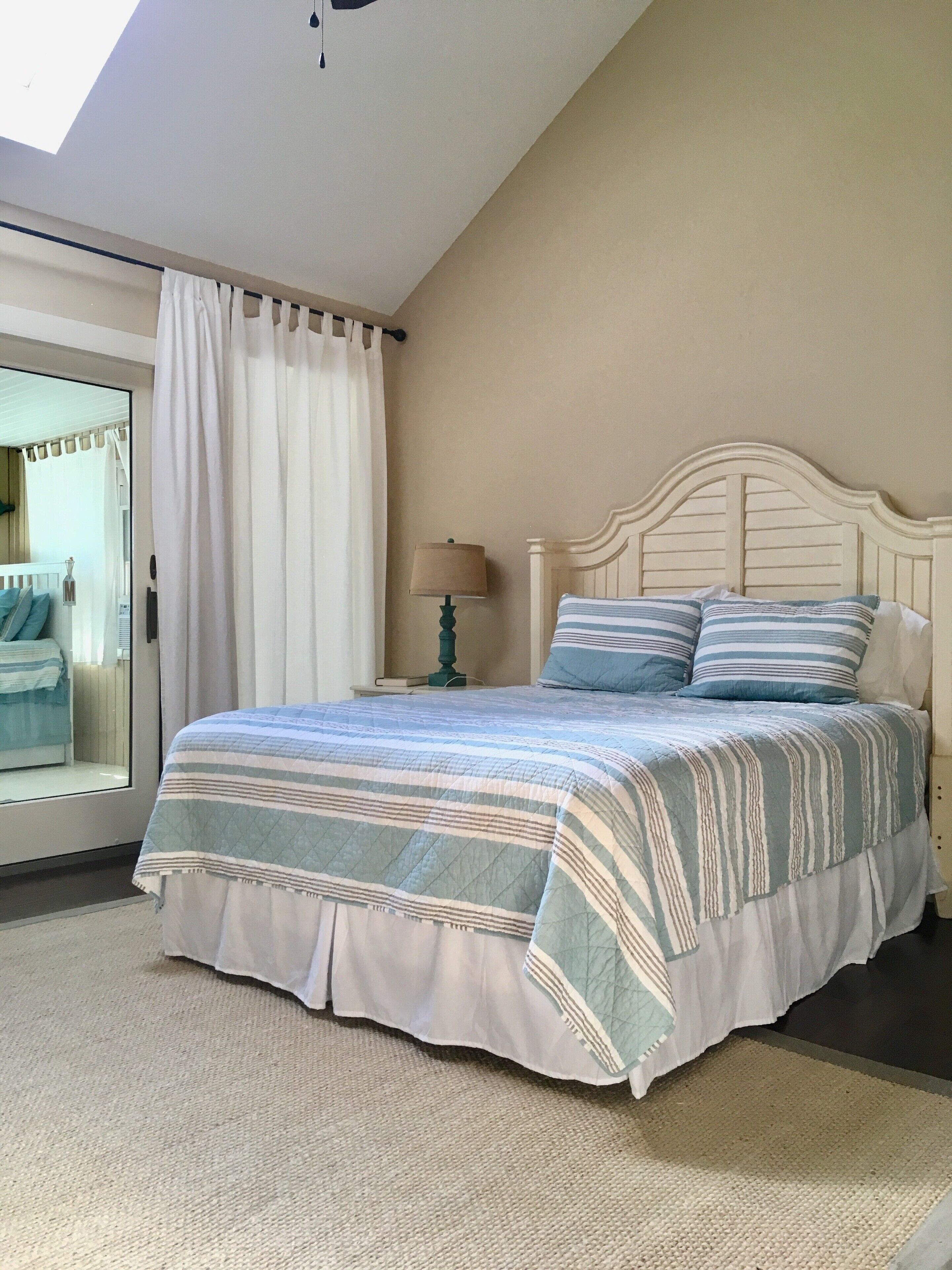 Spectacular view on the bluff of Truman Lake