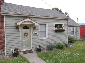 Exterior detail - The Bungaleau 1 Bedroom House In Cute Rivertown (Trempealeau)