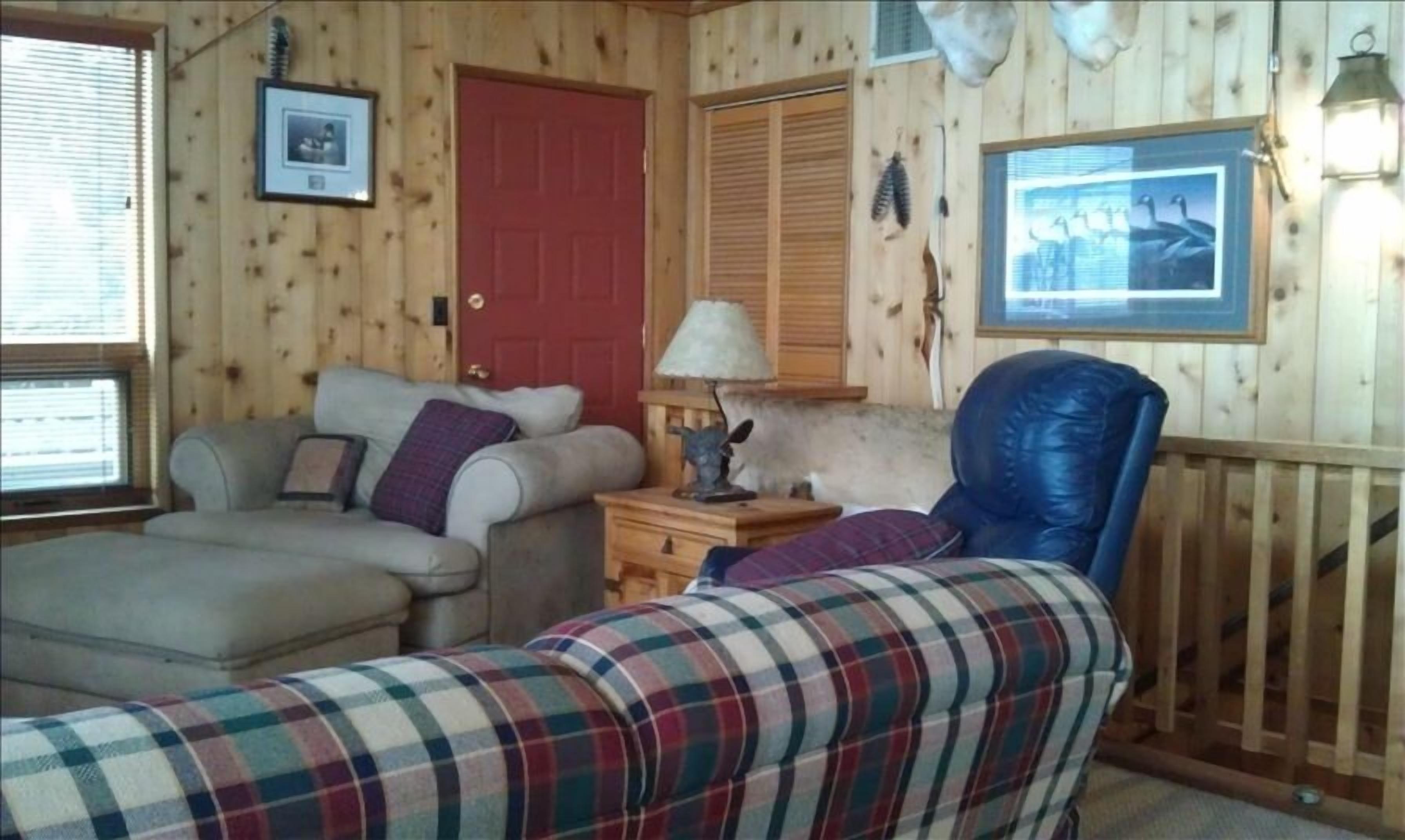 STEPS FROM THE SAND!! NOT SEPERATED BY ROADS OR RAILS!! 4 Bedroom 2 Bath