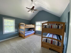 3 bedrooms, iron/ironing board, free WiFi