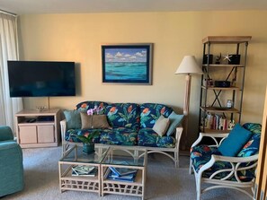 Smart TV, books, offices - Beachfront Mana Kai Maui Unit #502 (Kihei)