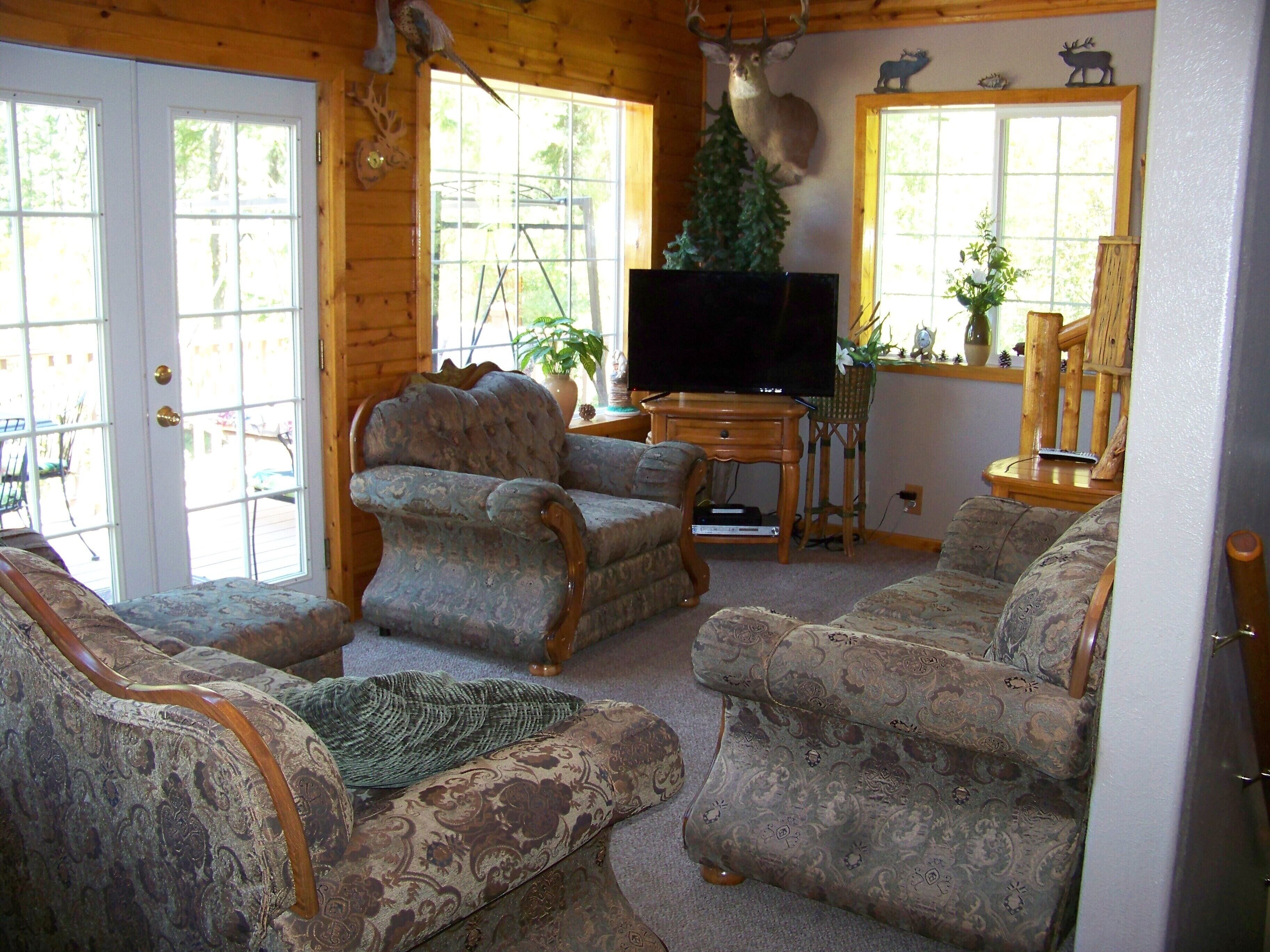 Beautiful Mountain Vacation Cabin / 0nly  30 Miles from Boise Id (No Hot Tub)