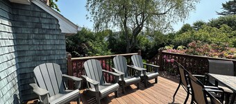 Walk to the beach! 6 Bedroom w/ TV Room, Game Room w/Pool Table, Private yard