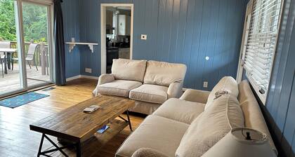 Walk to the beach! 6 Bedroom w/ TV Room, Game Room w/Pool Table, Private yard