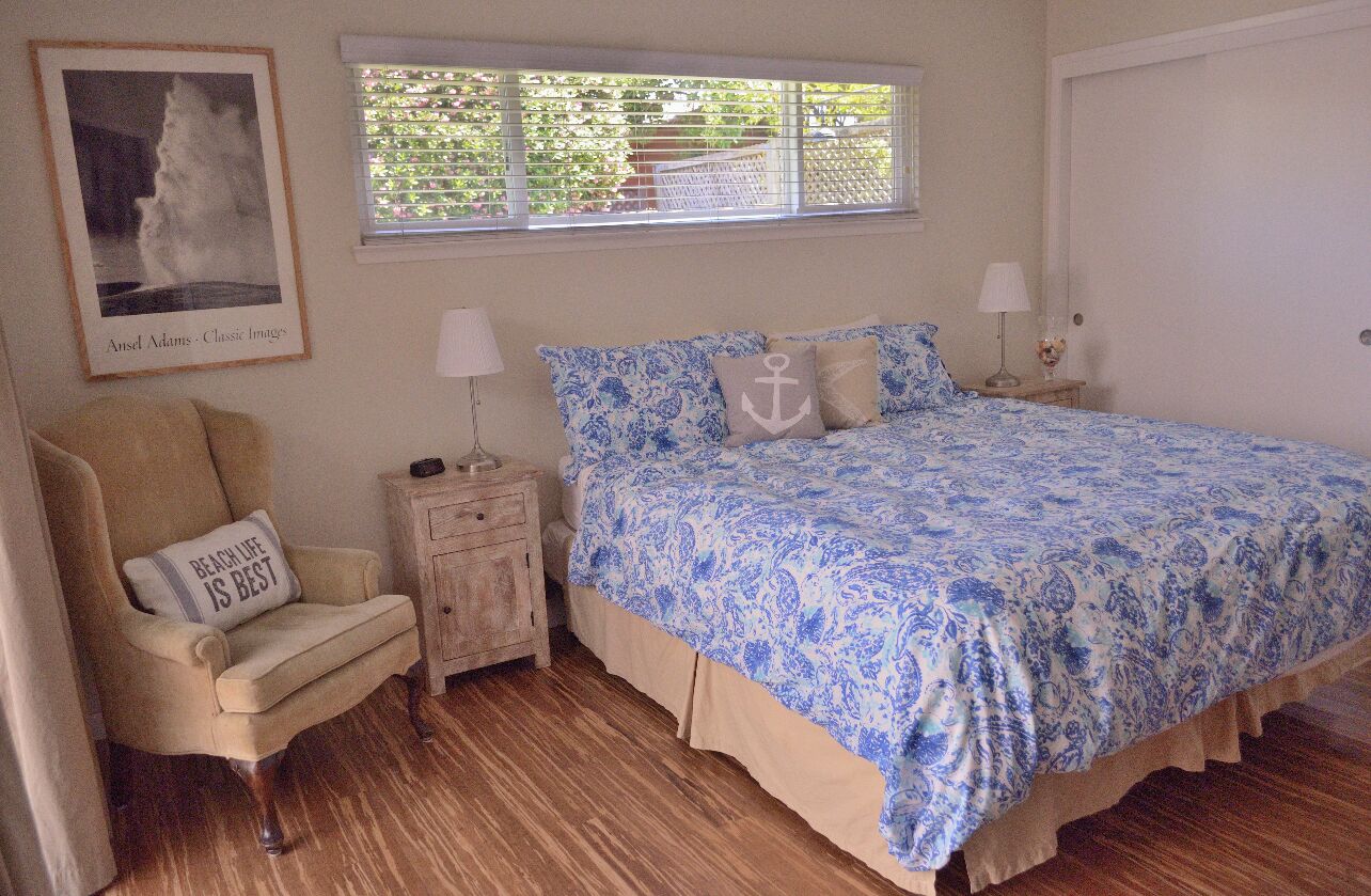 Steps to Sunny Cove Beach! Starbucks, WiFi, Restaurants, Family Fun :)