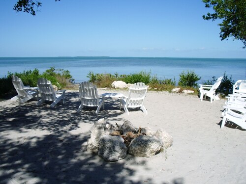  Spring & summer dates available licensed rental vr #25-0235  NO BOATS