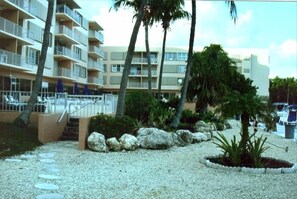 Property grounds - Spring & summer dates available licensed rental vr #25-0235 NO BOATS (tavernier)