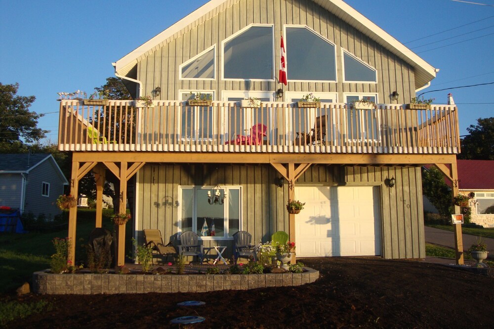 Beautiful Apartment on Brier Island
