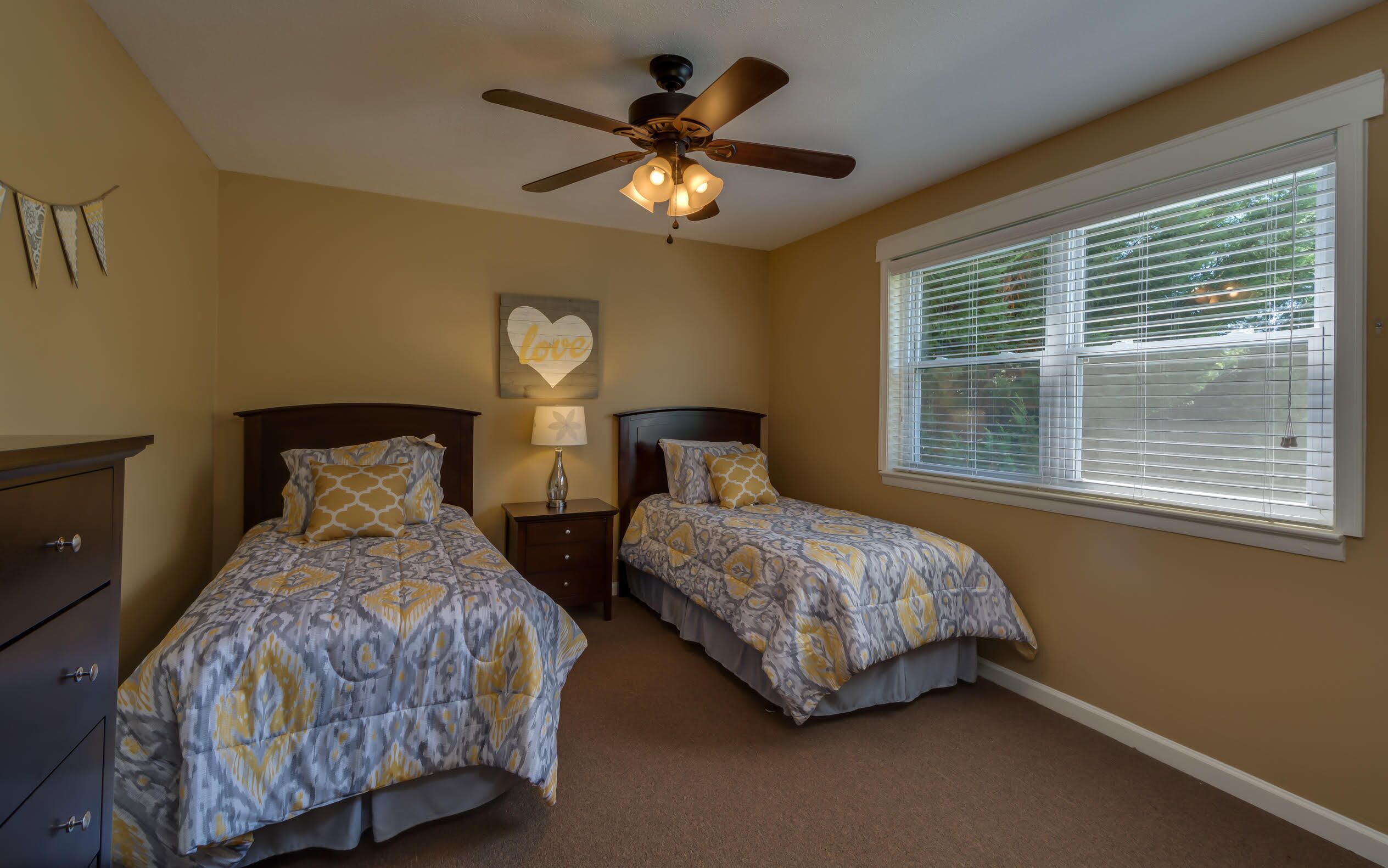 Fully Furnished Apartment for Business or Vacation Travel