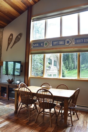 Dining - Ski In/Ski out - Great Location in Big Sky Mountain Village (Big Sky)