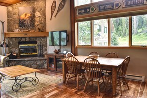 Dining - Ski In/Ski out - Great Location in Big Sky Mountain Village (Big Sky)