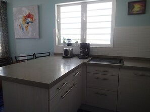 Fridge, microwave, stovetop, dishwasher - Seafront Townhome with Gorgeous Views and Easy Ocean Access Marazul 5A (Sabana Westpunt)
