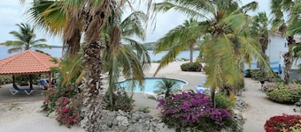 Seafront Townhome with Gorgeous Views and Easy Ocean Access Marazul 5A