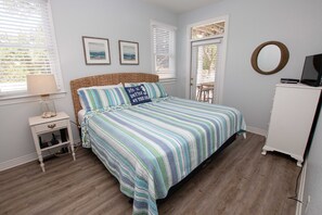 4 bedrooms, desk, iron/ironing board, free WiFi