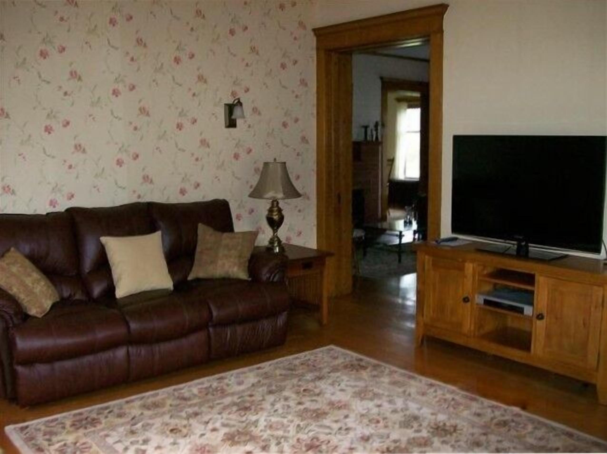 Spacious Charming Country Home for All Seasons -Golf-Ski-Relax