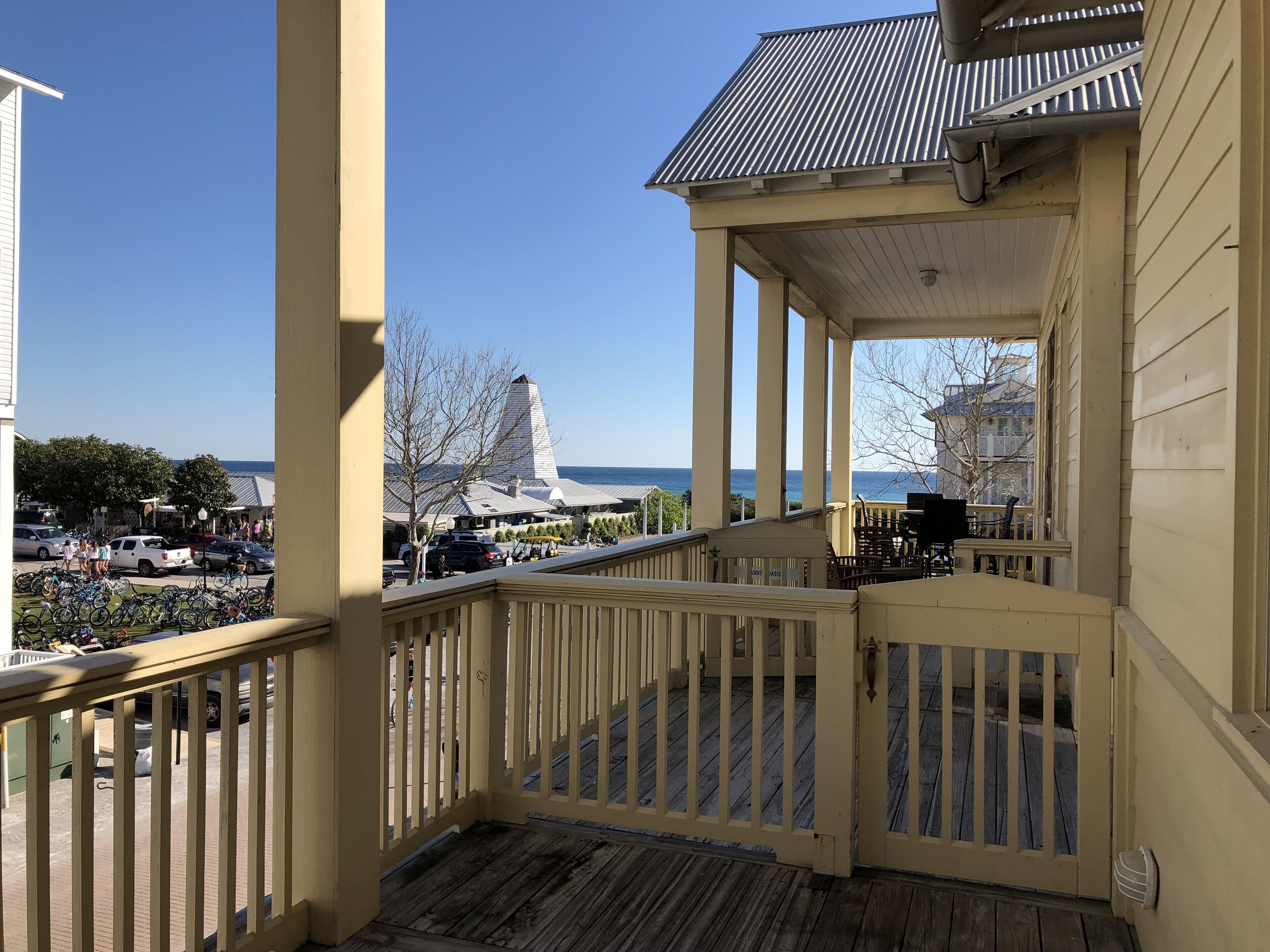 A Ritz Sea Inn Across -from the Beach in Seaside, FL!
