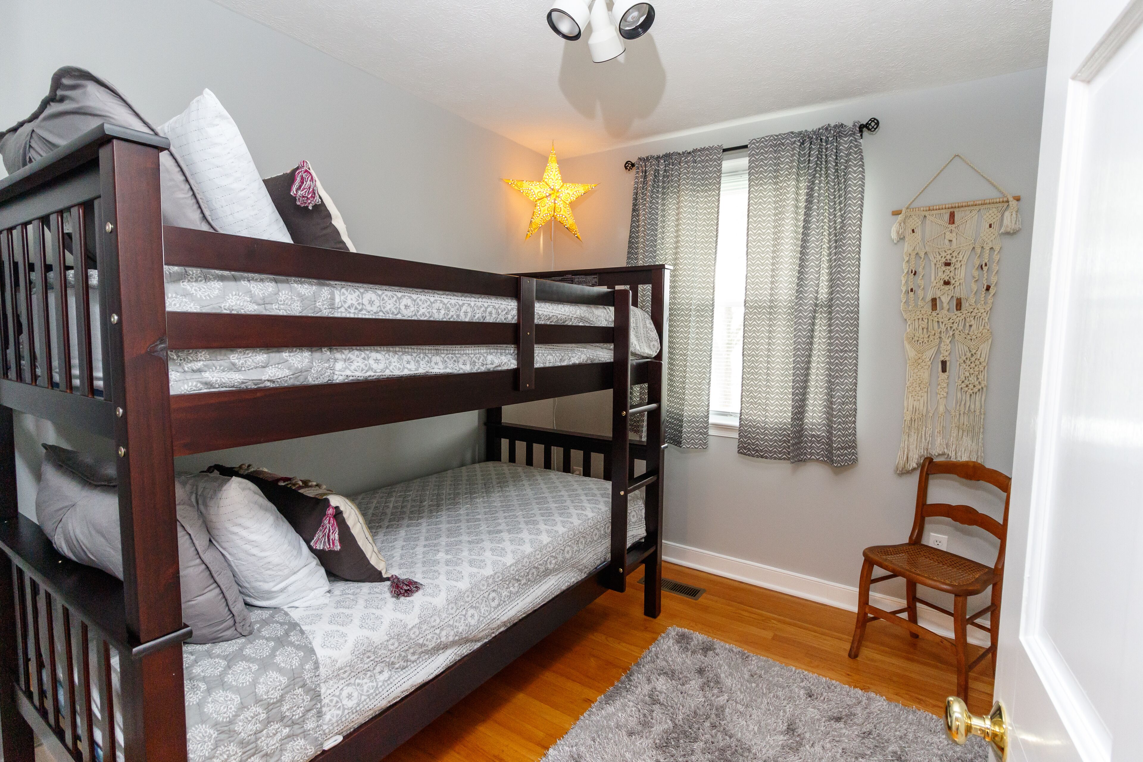 Relax in the beautiful South River Valley just minutes from wineries, 