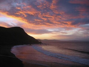 On the beach - Ocean front property, minutes from San Francisco in the middle of National Park. (Muir Beach)