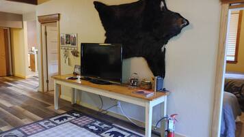 5 bedrooms, WiFi, bed sheets, wheelchair access