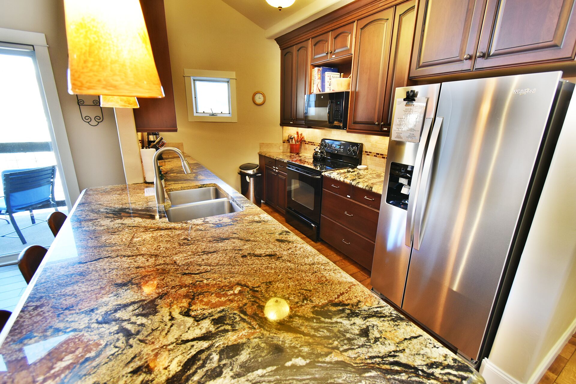 Keystone condo, sleeps 8, family friendly, top floor; available winter dates!