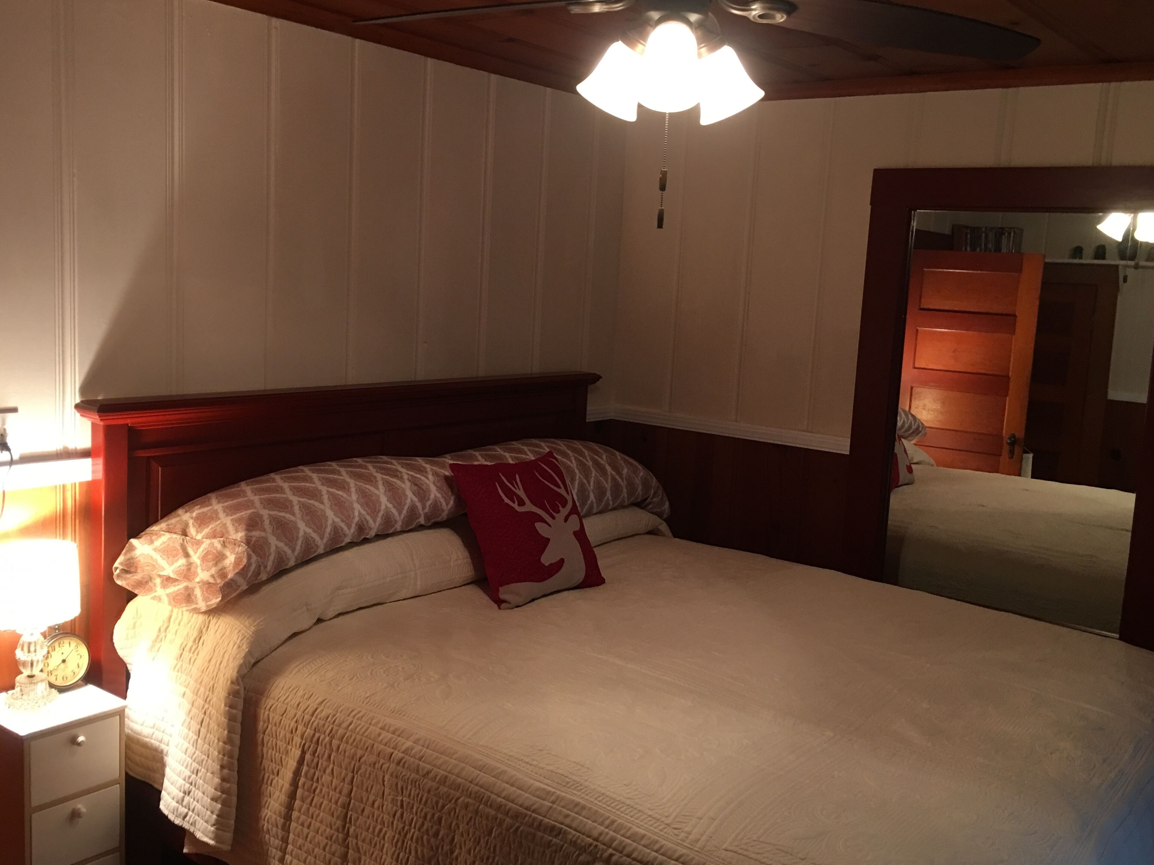 Little Red House Cute, Cozy, Rustic Home in Historic Old Shasta
Whiskeytown Lake