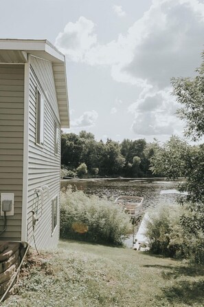 المنطقة المحيطة بالمنشأة