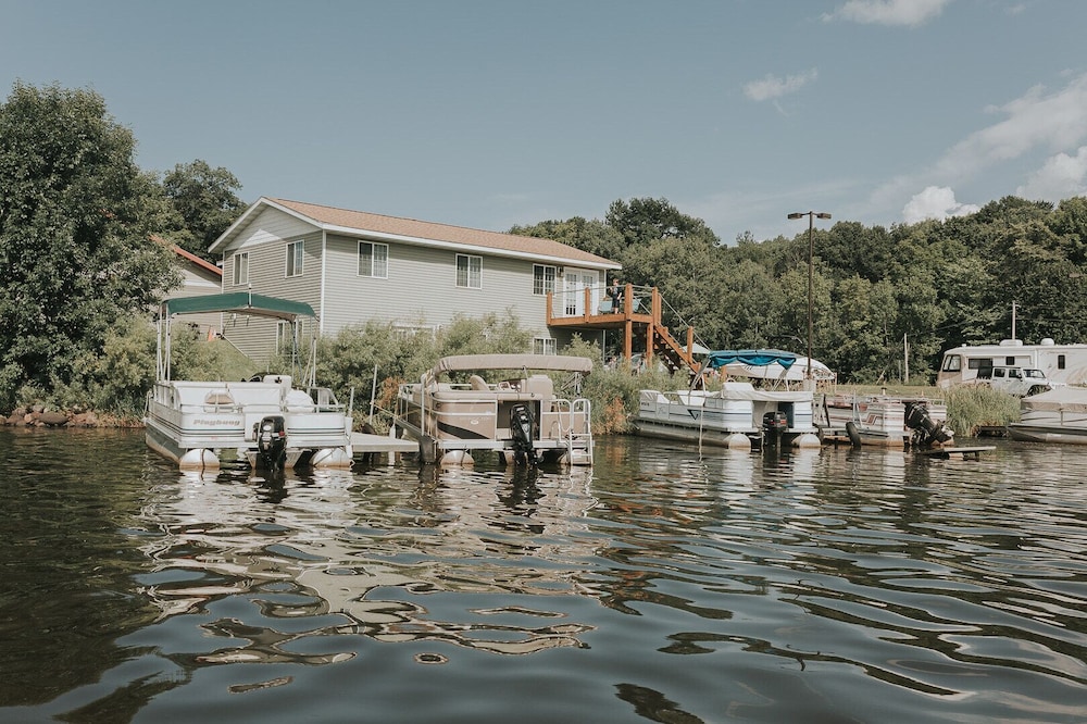Lake Front Vacation Rental Near Mille Lacs On Ann Lake