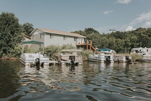 المنشأة من الخارج