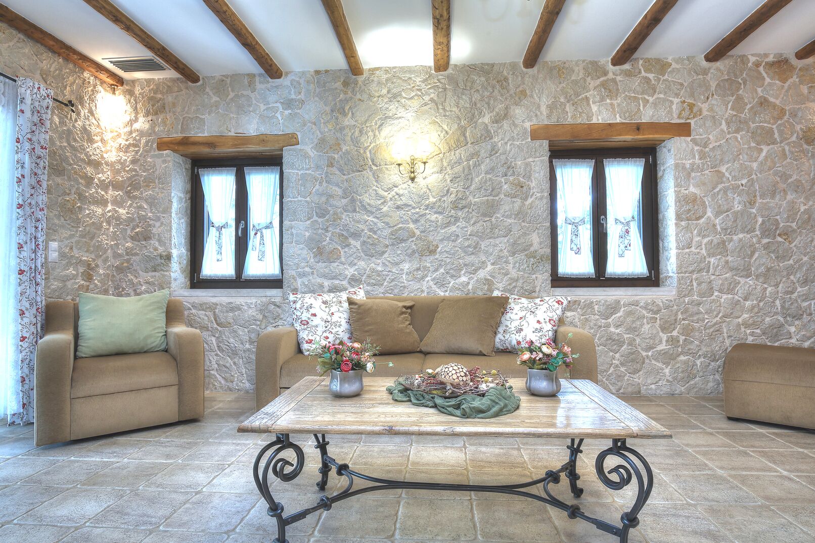 Secluded, luxurius, private, large pool, walk to beach