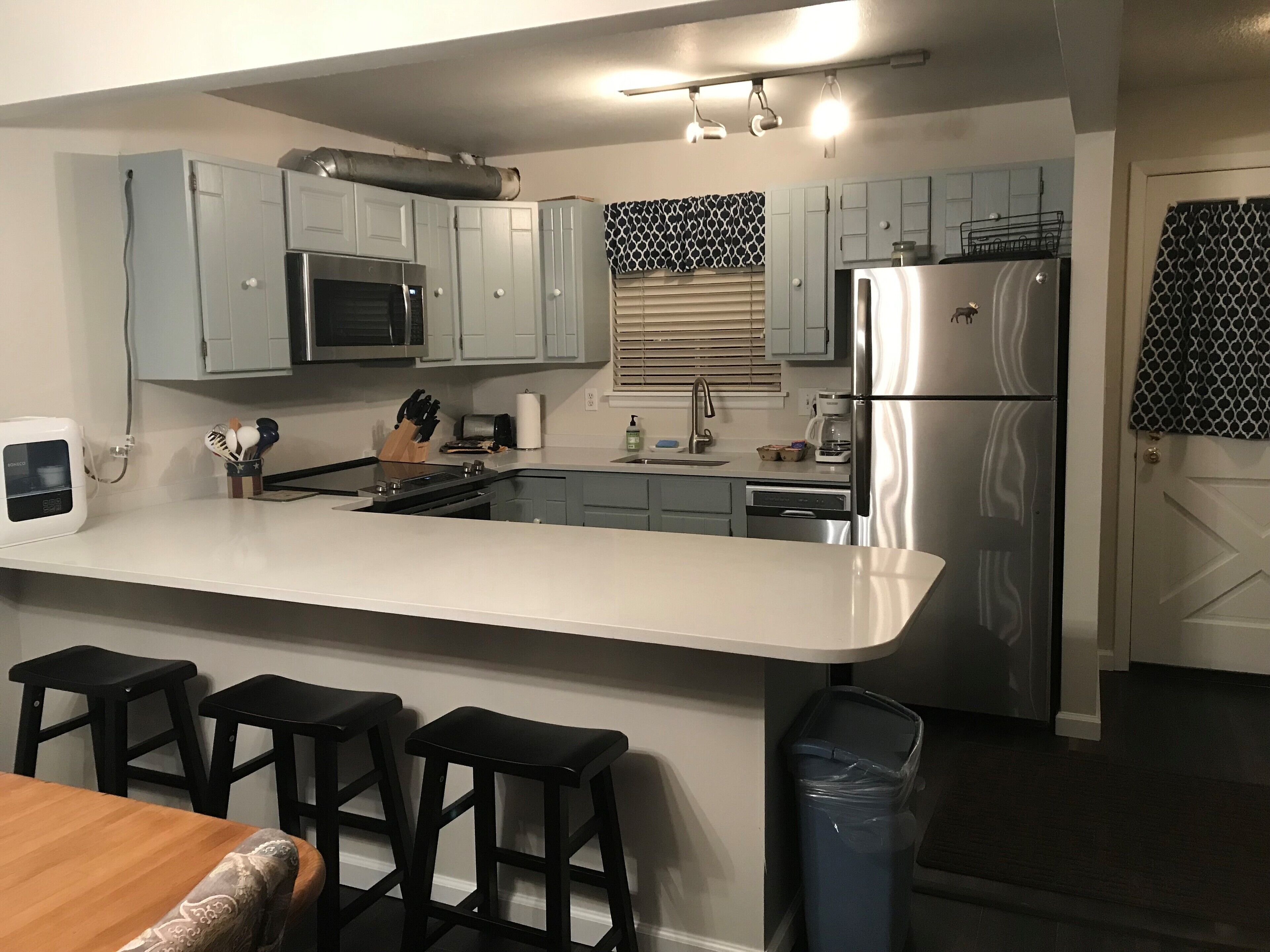 Perfect Location  in Downtown - On the river, walk to Hernandos!