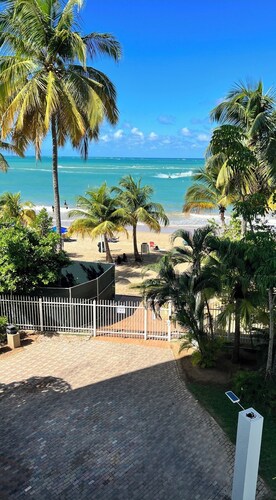 Get away from the cold! Beach beauty with gorgeous view of the beach 🏖️