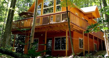 Peaceful Lakefront Lodge w/ Free Pontoon & No Hidden Fees