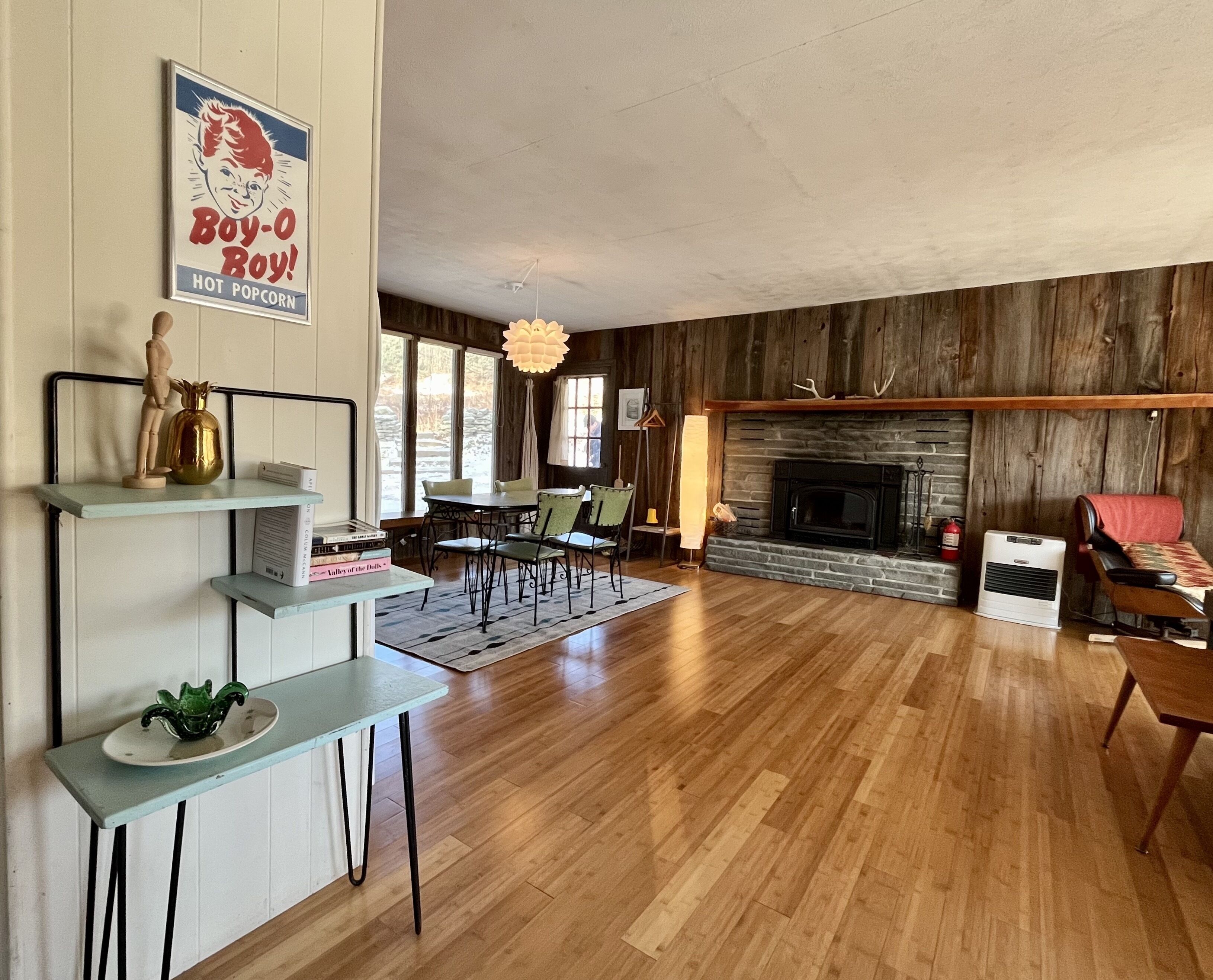 Cozy Cottage with Stunning Mountain Views