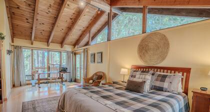 Sunny and Spacious, Hot Tub, Walk to Lake, Bike Path. Panorama Place By Tahoe Time VR