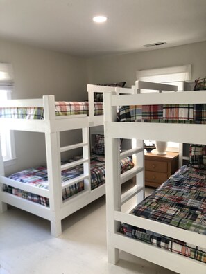 3 dormitorios, tabla de planchar con plancha, wifi y ropa de cama