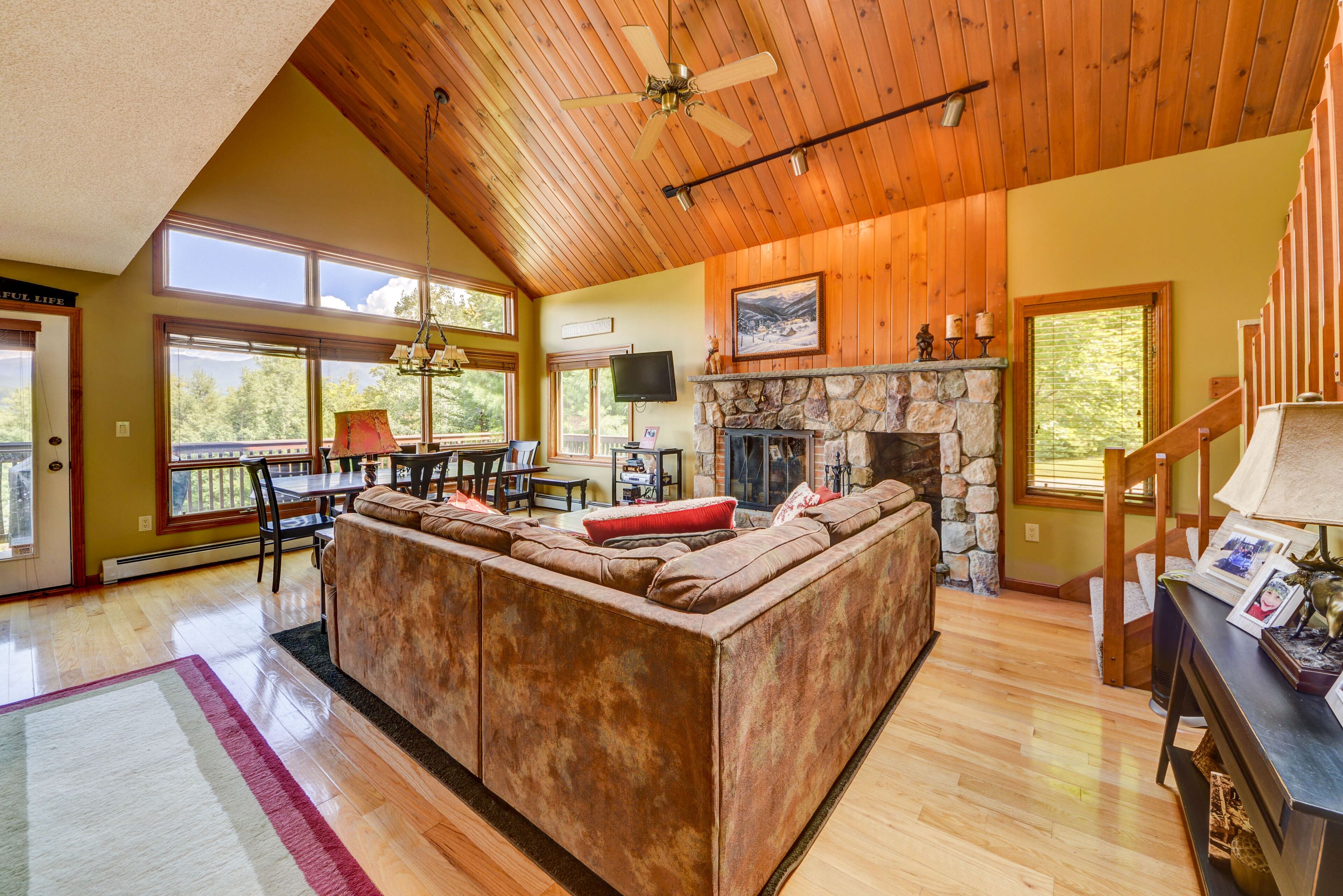 Beautiful Mt. Home located within the famous Bretton Woods Resort !