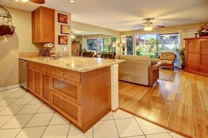 Interior - BEST LOCATION in Kihei! 1BD/1BA by the BEACH! A/C, Clean, Cozy, Wifi, Beach Gear (Kihei)