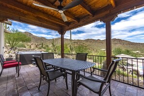 Outdoor dining - Saguaro Canyon - A Luxury Desert Escape with Heated Pool- Spa & Stunning Views (Tucson)
