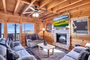 Smart-TV, Kamin, Tischfußball