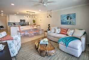 TV - Breathtaking! Very Modern, TOTALLY Renovated, AWESOME Location Beachfront! (St. Thomas)