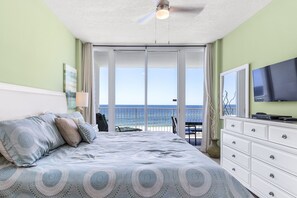 2 chambres, fer et planche à repasser, lit de bébé portatif