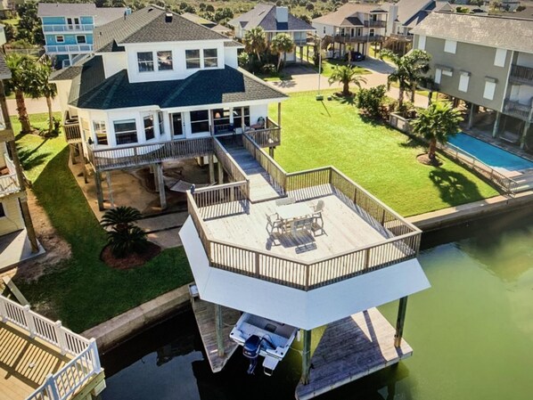 المنشأة من الخارج