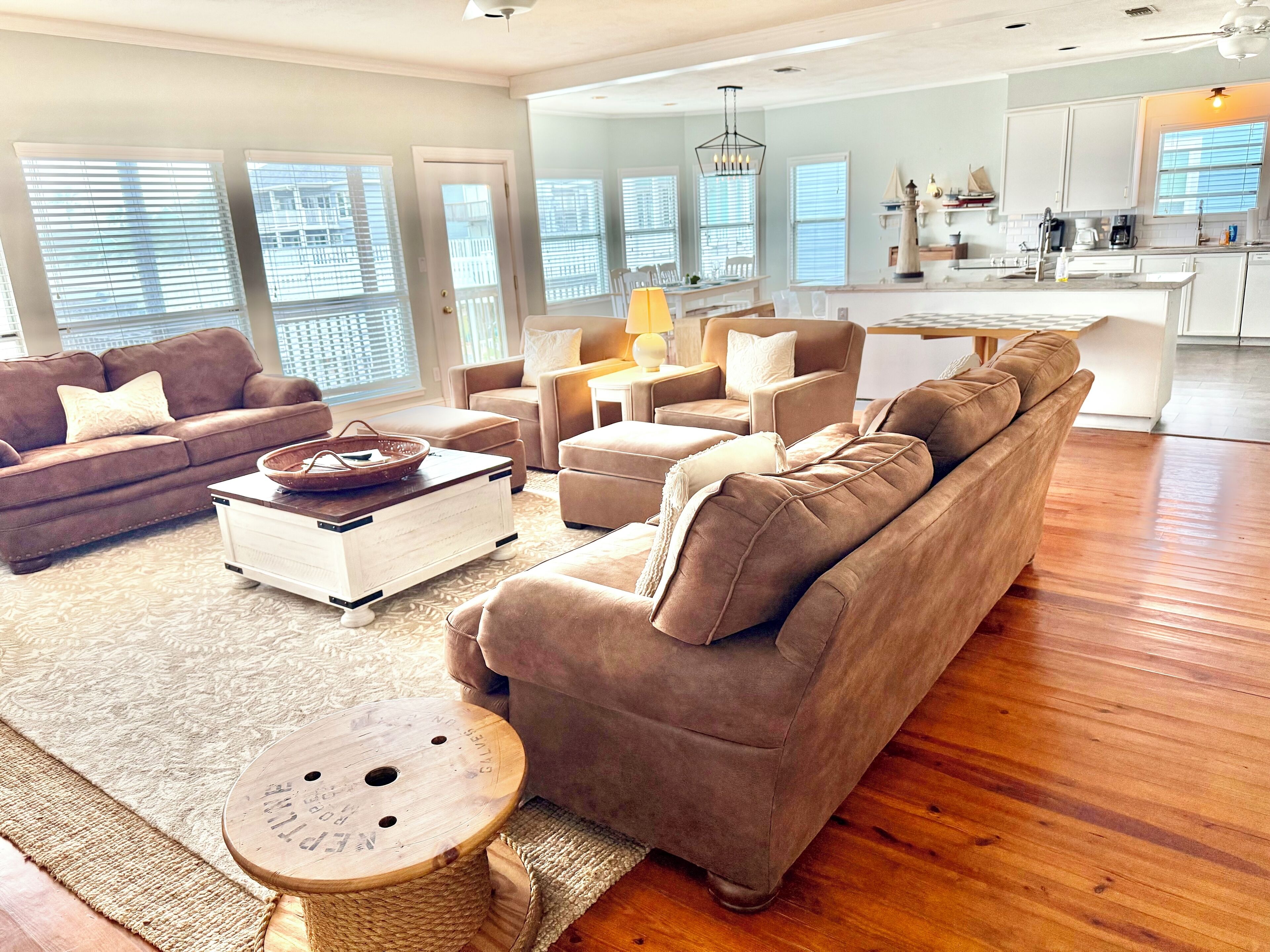 Smart-TV, Kamin, DVD-Player, Tischtennisplatte