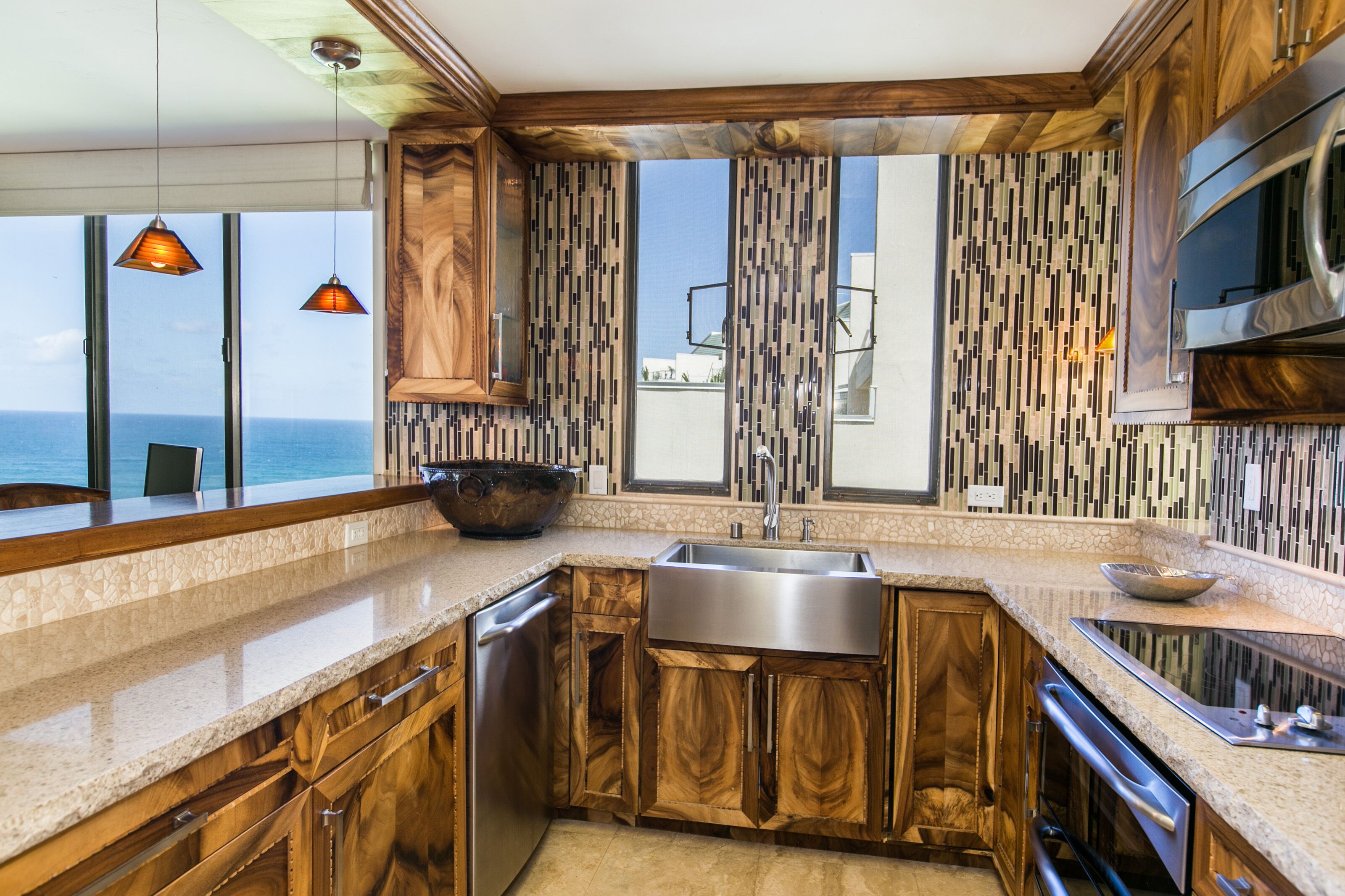 Beautiful 2 Br/2Ba, Oceanfront Unit.