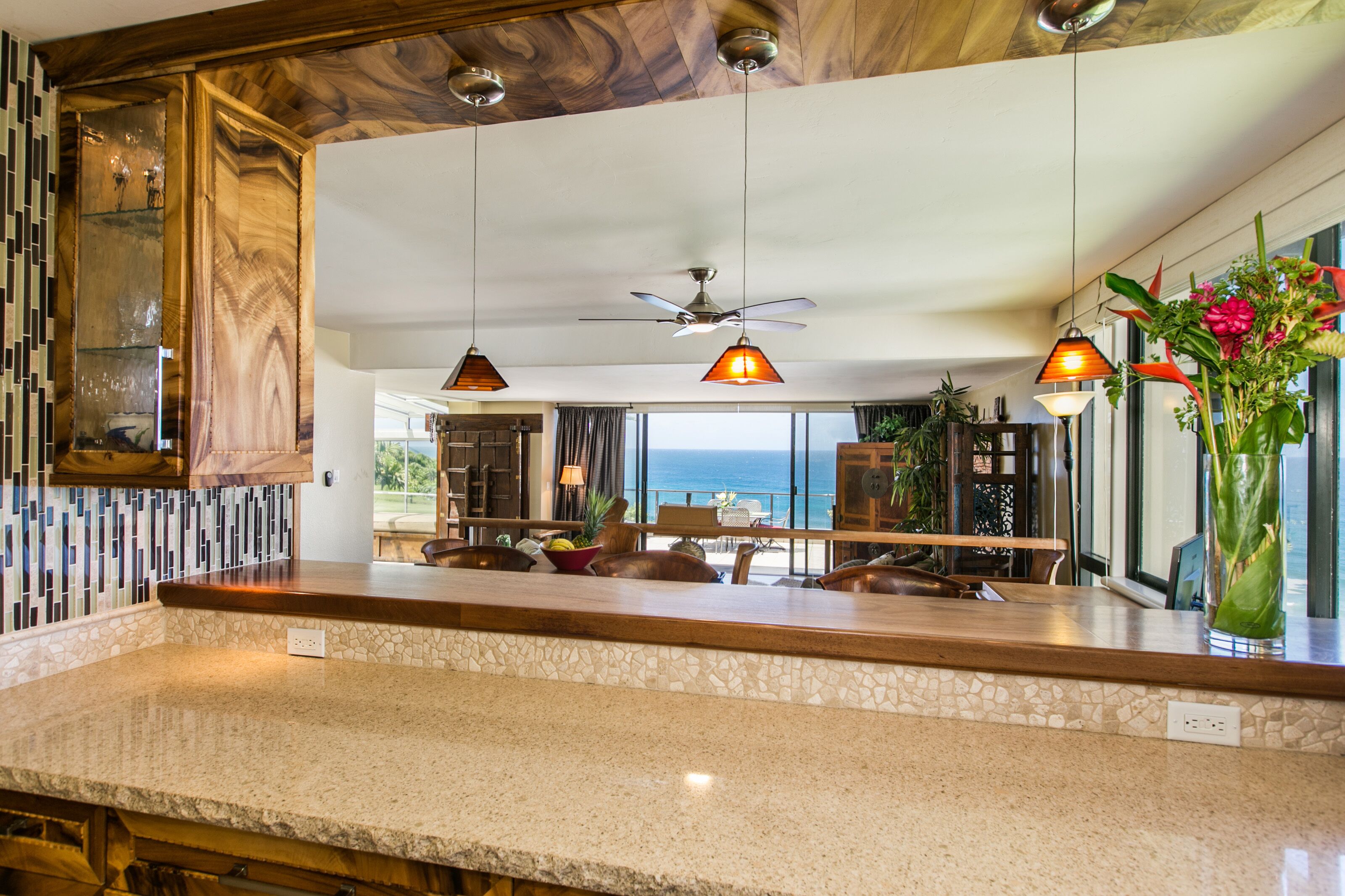 Beautiful 2 Br/2Ba, Oceanfront Unit.