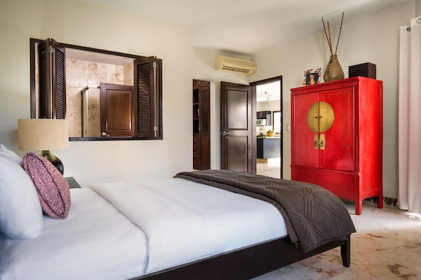 Master Suite! Relaxing Garden View and access to Terrace...