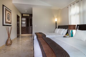 2 bedrooms, in-room safe, iron/ironing board, free WiFi