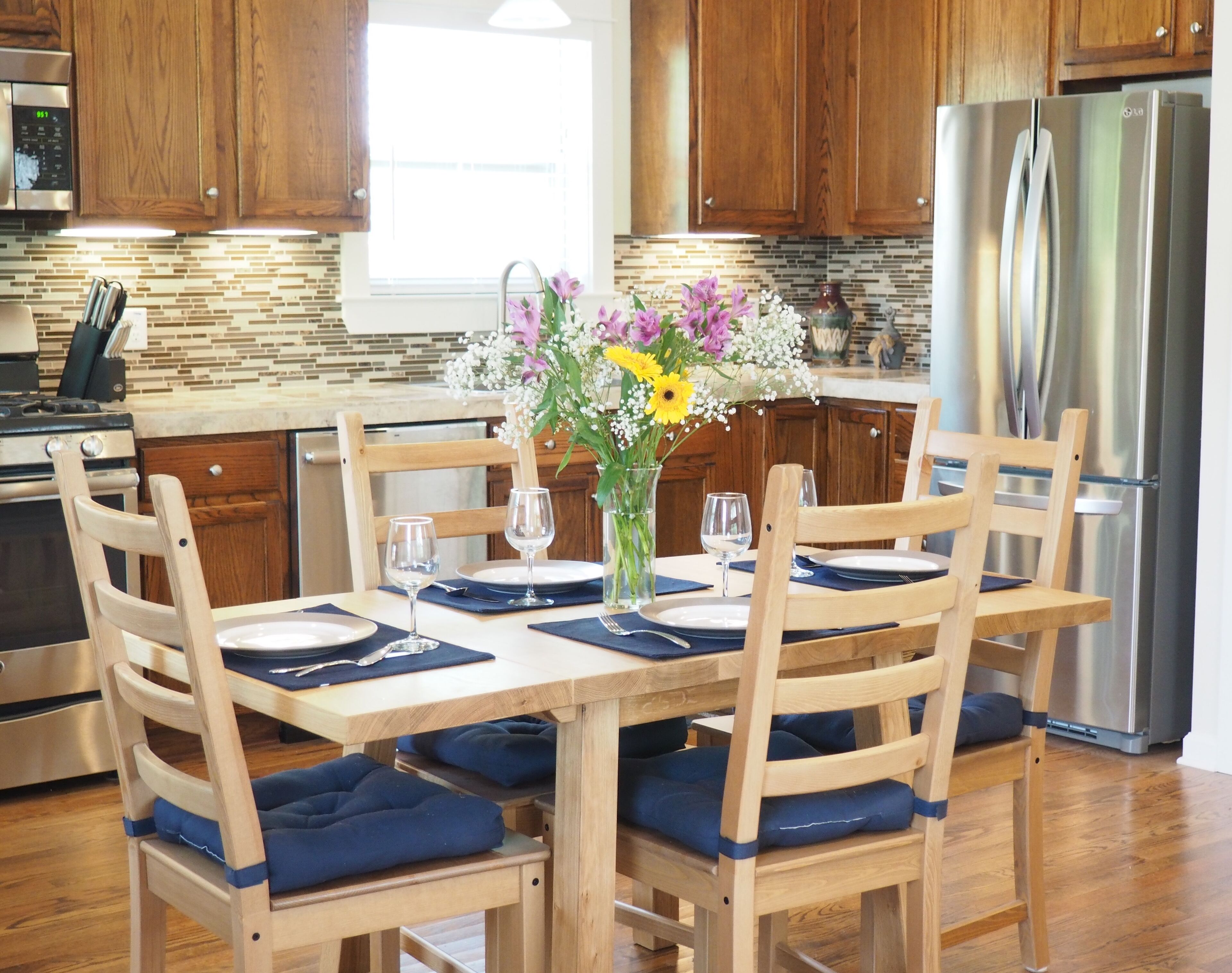 COLLEGE STREET COTTAGES - GEORGETOWN SQUARE AREA  - HISTORIC DISTRICT