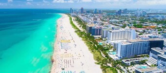 Unique 6/3 Pool Pergola Movie Room, UCF, 5 Star