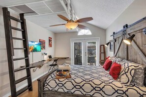 5 habitaciones, tabla de planchar con plancha, wifi y ropa de cama 